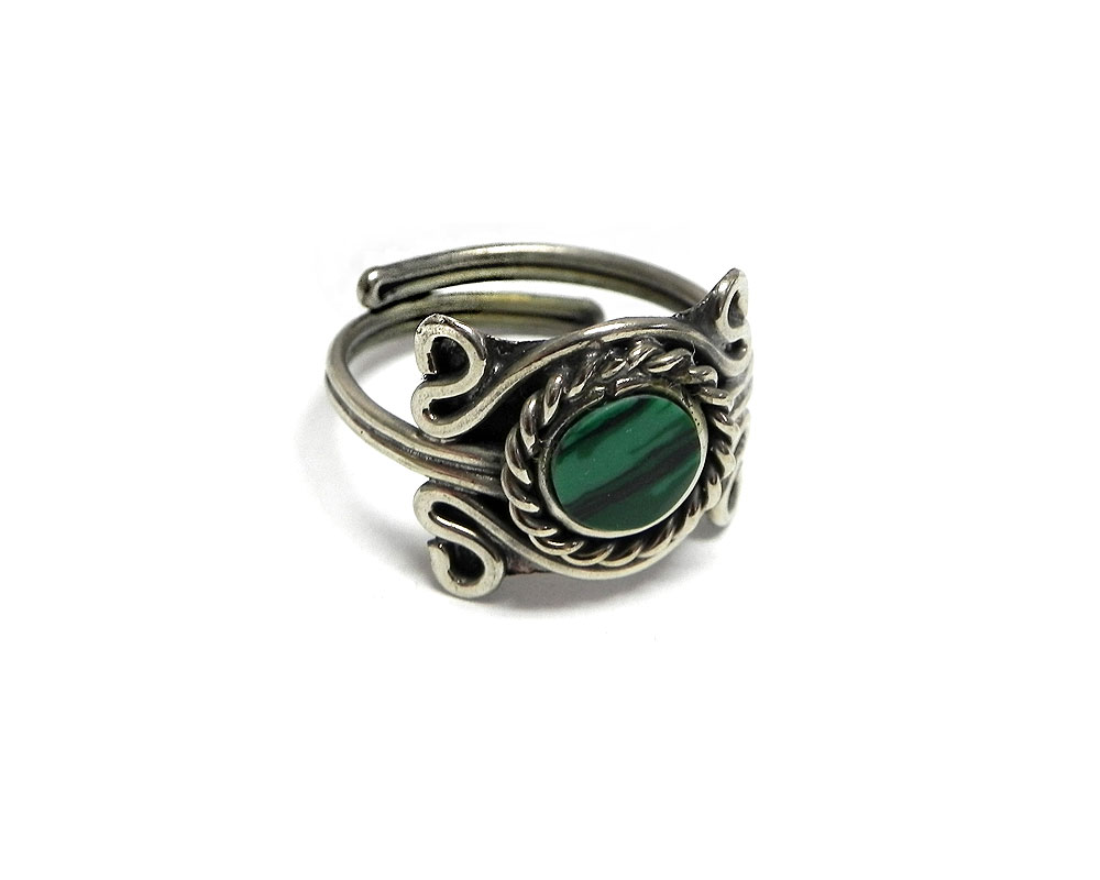 Handmade mini round-shaped flat gemstone cabochon on adjustable alpaca silver metal ring with rope edge border in green malachite.